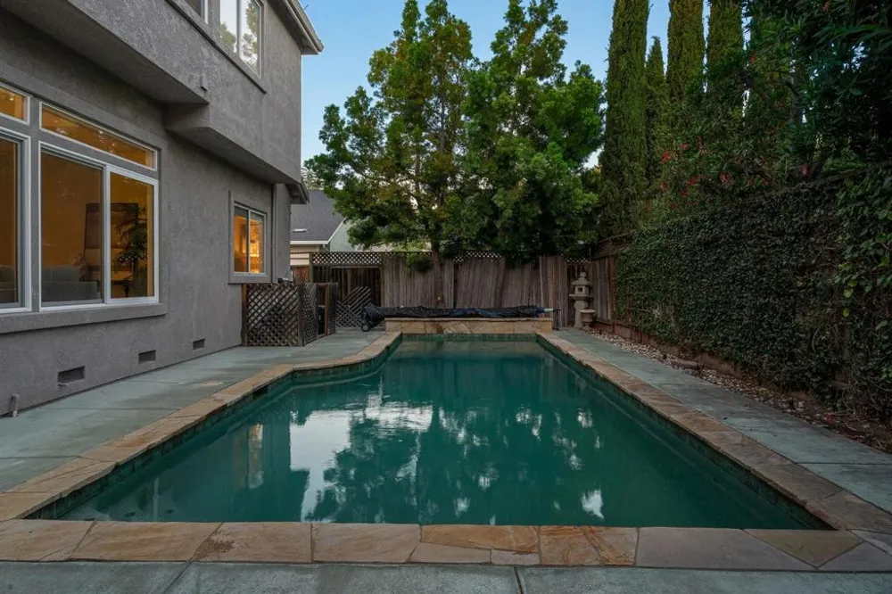 674 W Sunnyoaks Avenue Campbell, CA 95008
