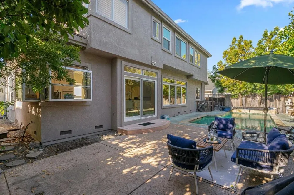 674 W Sunnyoaks Avenue Campbell, CA 95008