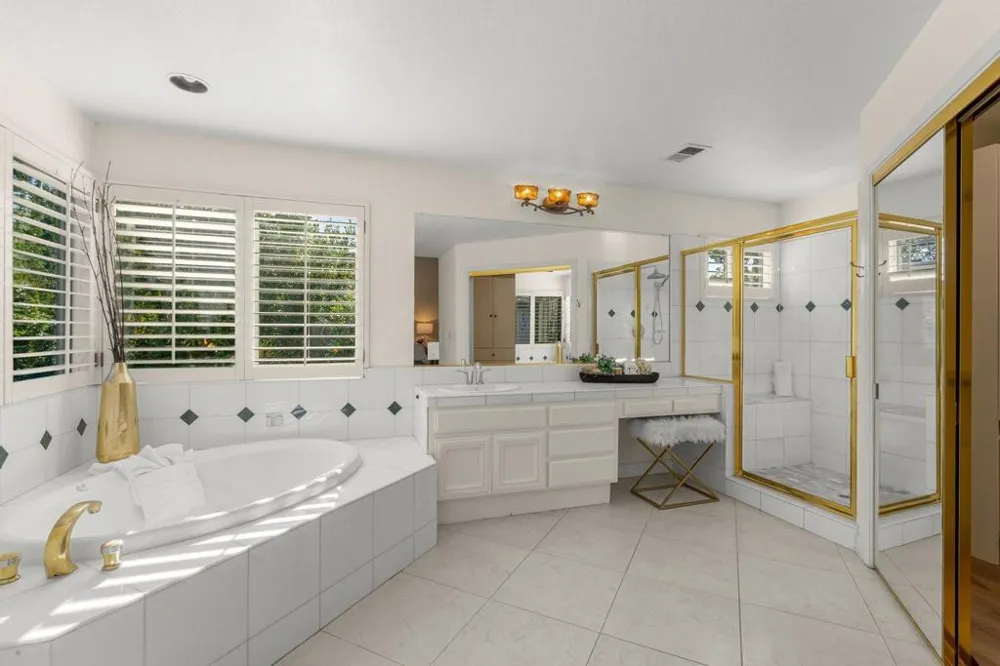 674 W Sunnyoaks Avenue Campbell, CA 95008