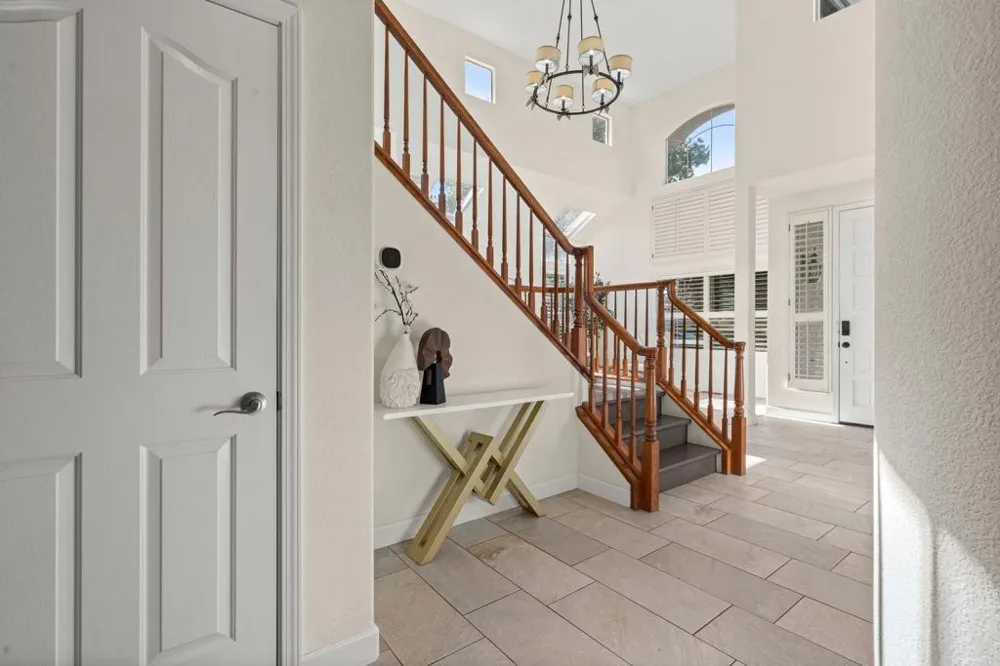 674 W Sunnyoaks Avenue Campbell, CA 95008