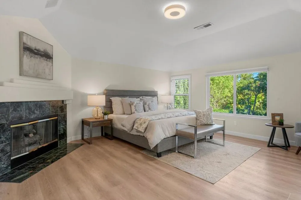 674 W Sunnyoaks Avenue Campbell, CA 95008