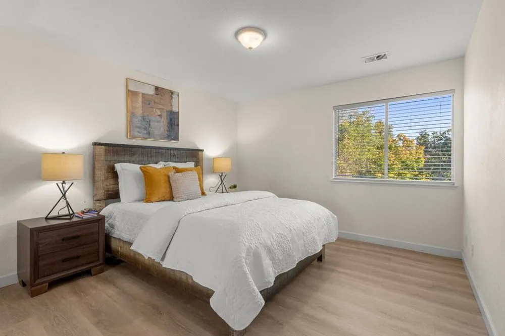 674 W Sunnyoaks Avenue Campbell, CA 95008