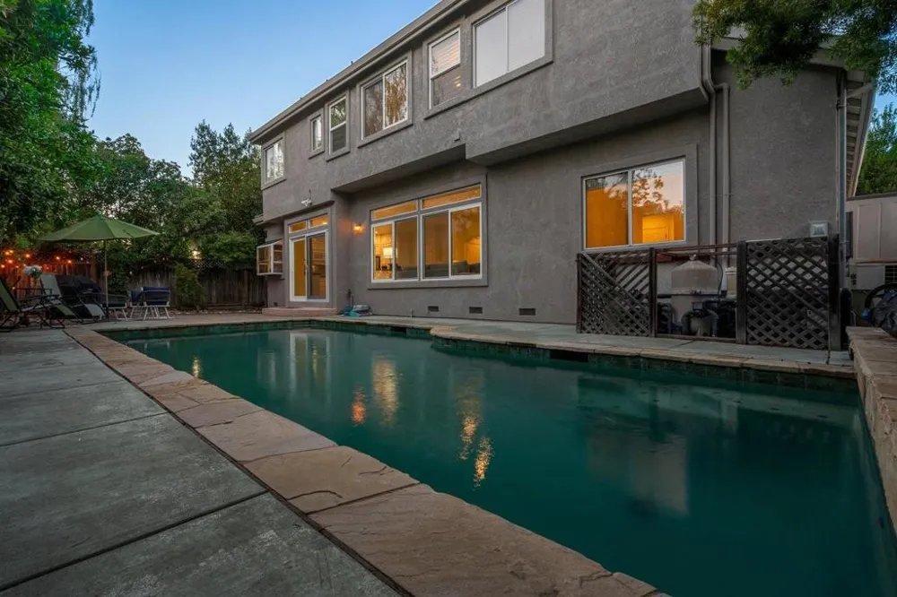 674 W Sunnyoaks Avenue Campbell, CA 95008