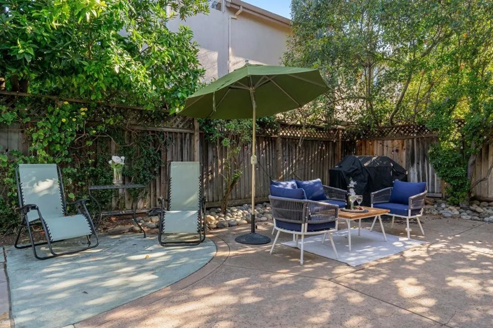 674 W Sunnyoaks Avenue Campbell, CA 95008