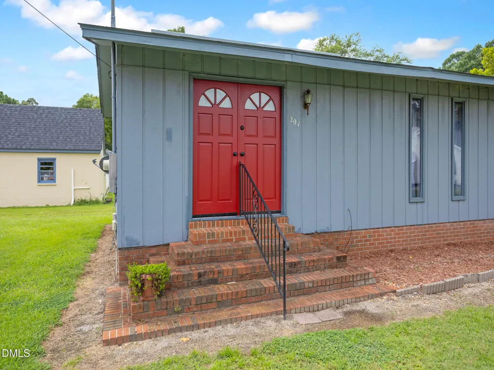 207 Price Street Pine Level, NC 27576