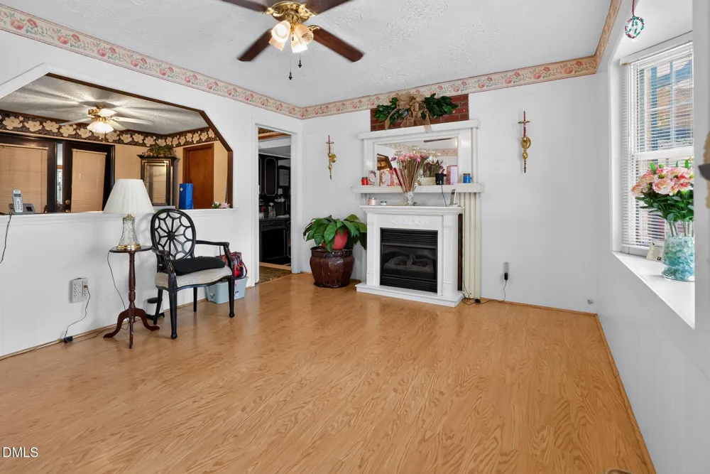 202 Newbold Street Lincolnton, NC 28092
