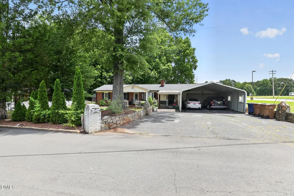 202 Newbold Street Lincolnton, NC 28092