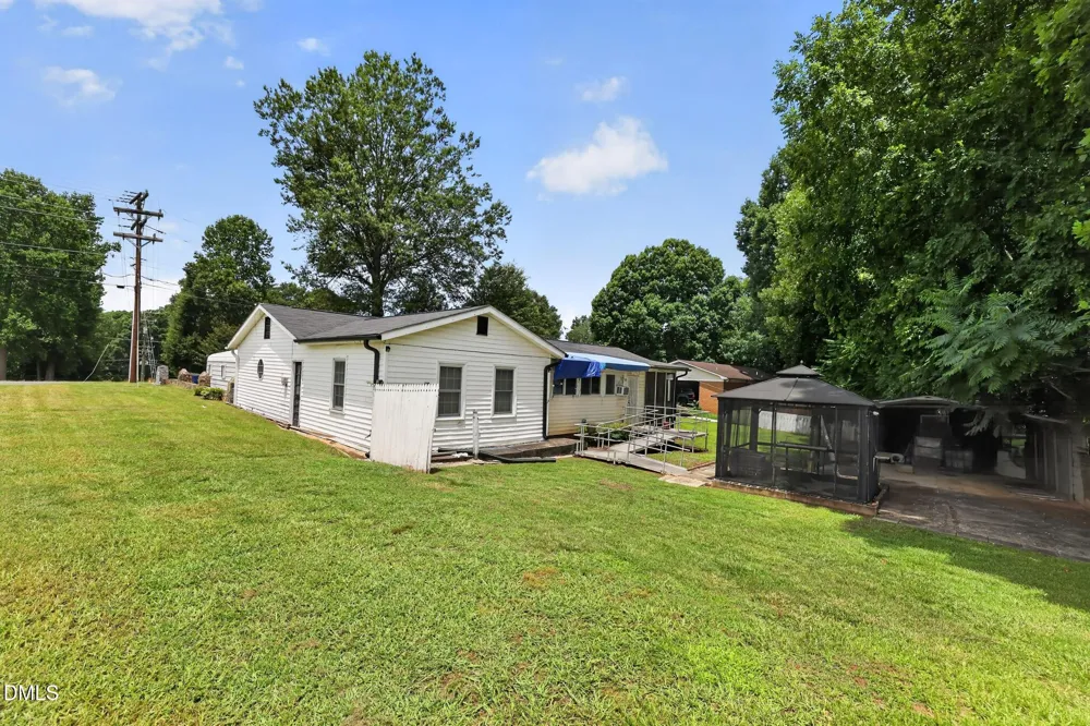 202 Newbold Street Lincolnton, NC 28092