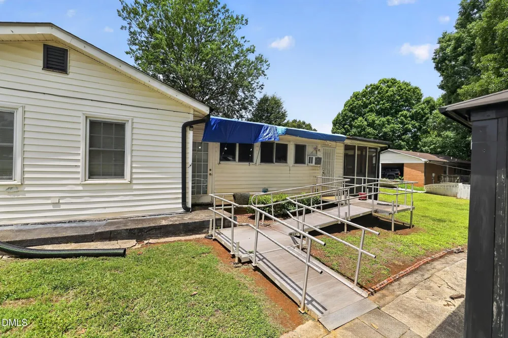 202 Newbold Street Lincolnton, NC 28092