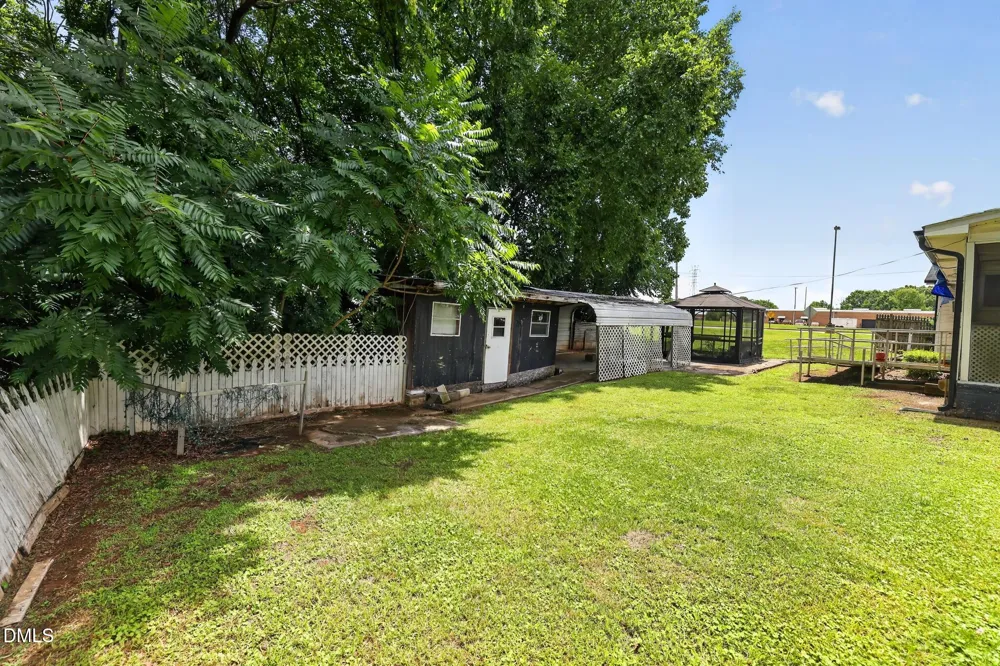 202 Newbold Street Lincolnton, NC 28092