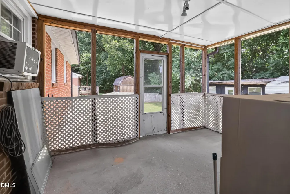 202 Newbold Street Lincolnton, NC 28092