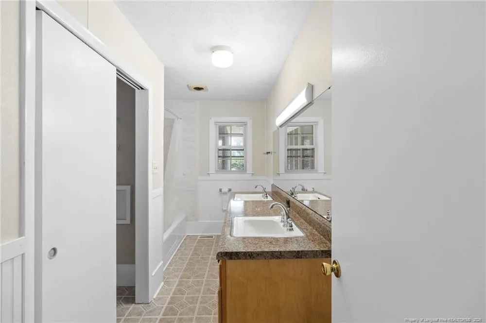 344 S 4th Street Saint Pauls, NC 28384