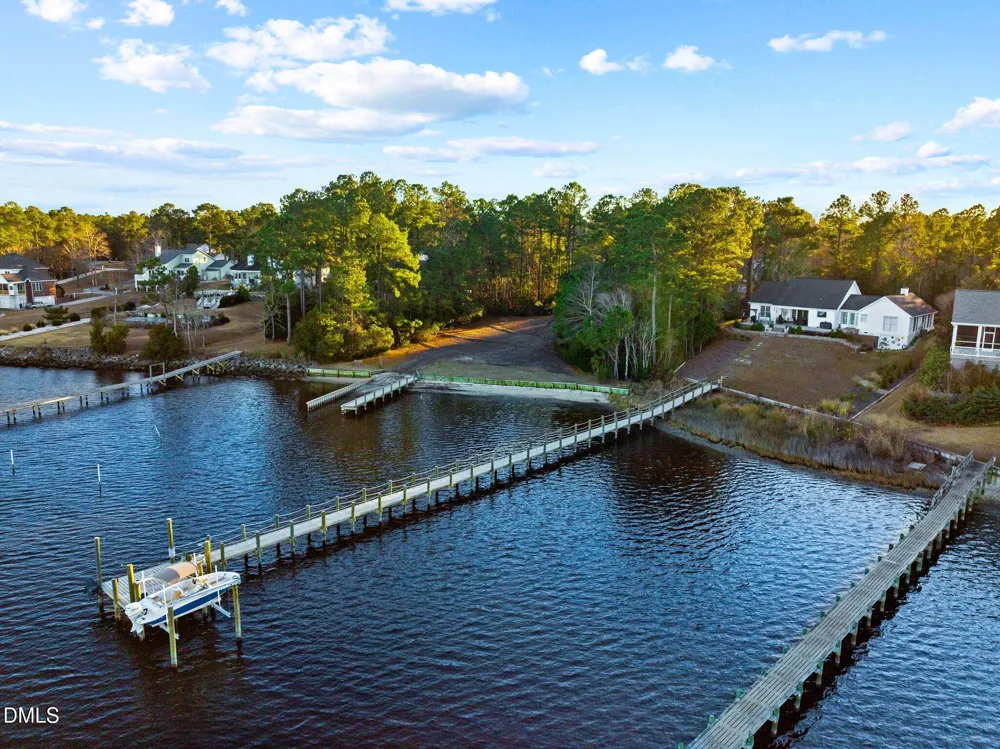122 Line Boat Lane Swansboro, NC 28584