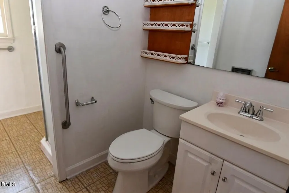 205 W B STREET Erwin, NC 28339