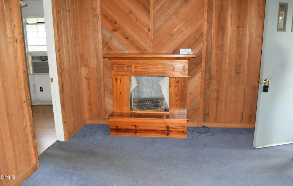 205 W B STREET Erwin, NC 28339