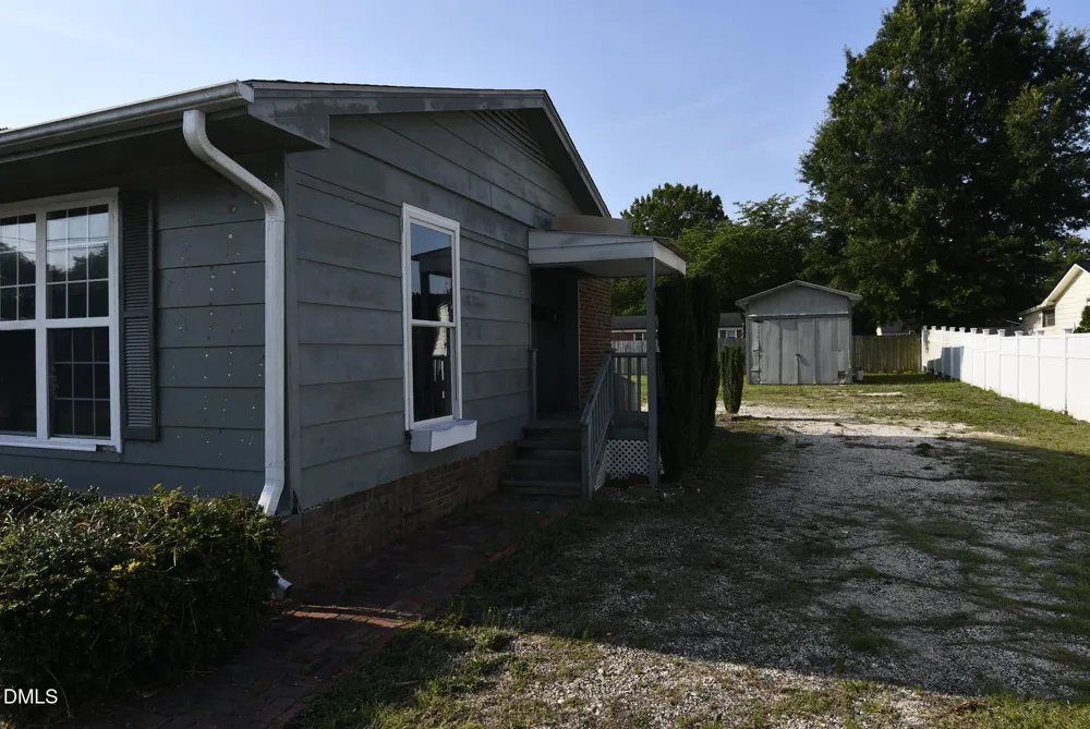 205 W B STREET Erwin, NC 28339
