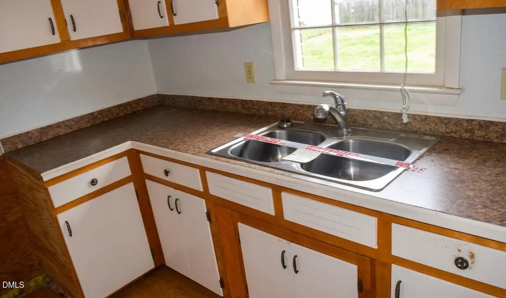 205 W B STREET Erwin, NC 28339