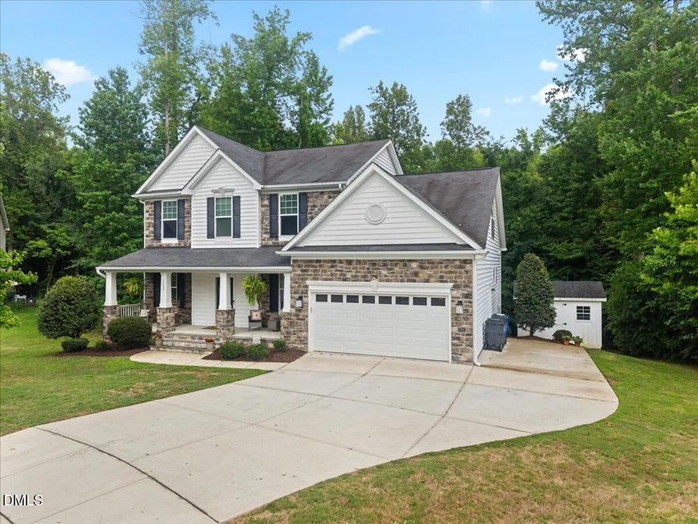 1550 Village Grove Court Hillsborough, NC 27278