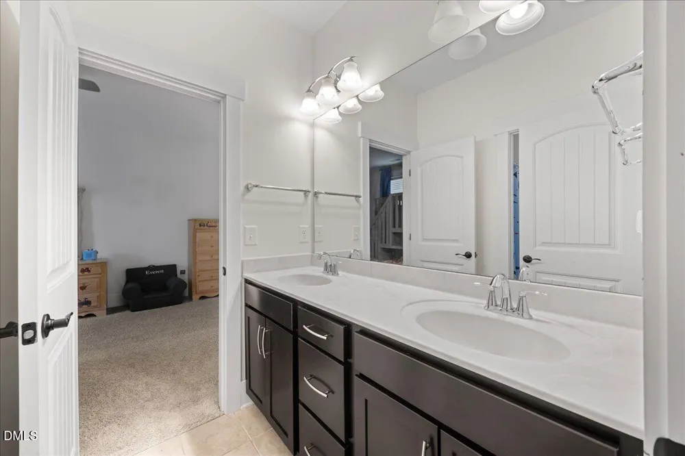 1550 Village Grove Court Hillsborough, NC 27278