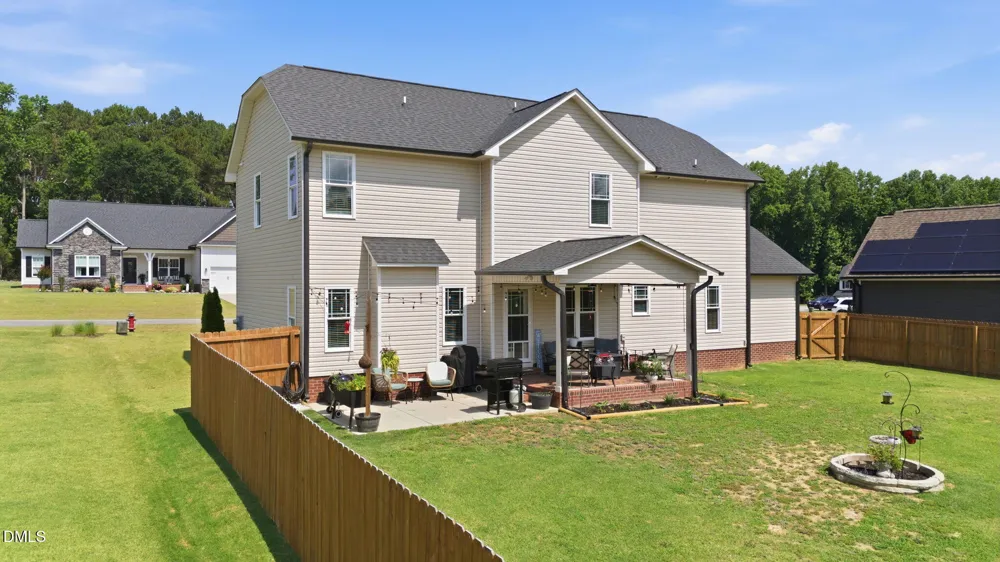 124 Shady Oaks Drive Benson, NC 27504