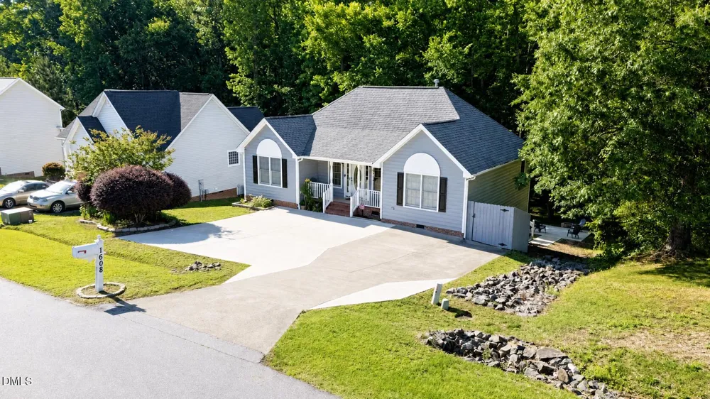 1608 Rogers Pointe Lane Creedmoor, NC 27522