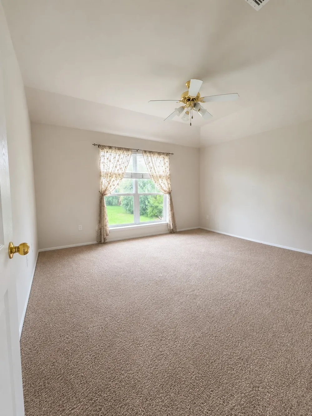 307 Dimes Street Arlington, TX 76002