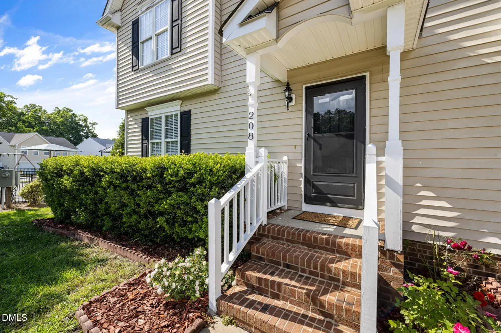 208 Texanna Way Holly Springs, NC 27540