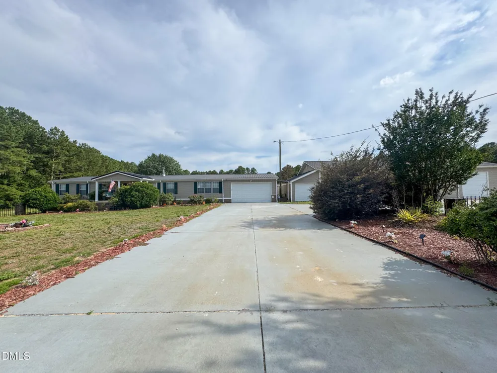 113 Pine Log Lane Roseboro, NC 28382