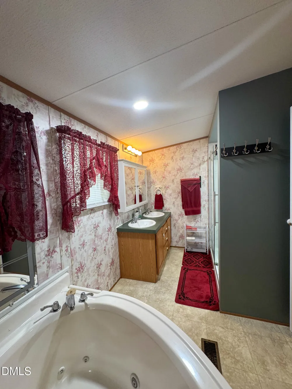 113 Pine Log Lane Roseboro, NC 28382
