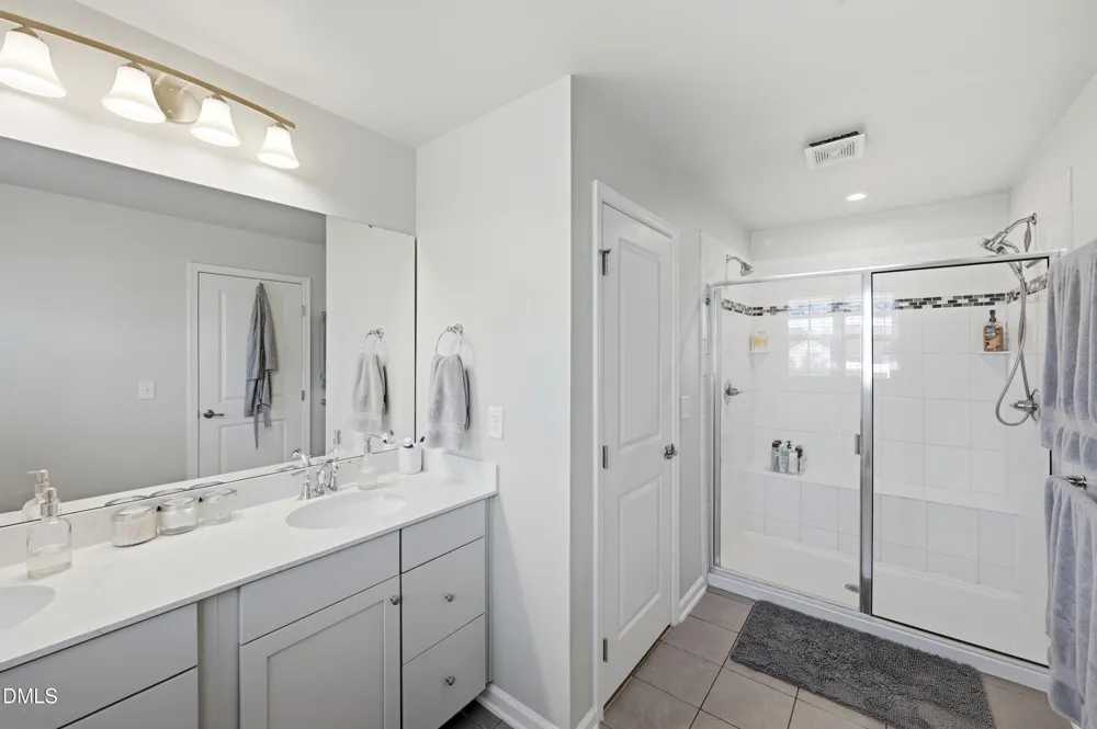 2904 Landon Oaks Court New Hill, NC 27562