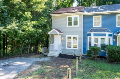 2209 Quartz Court