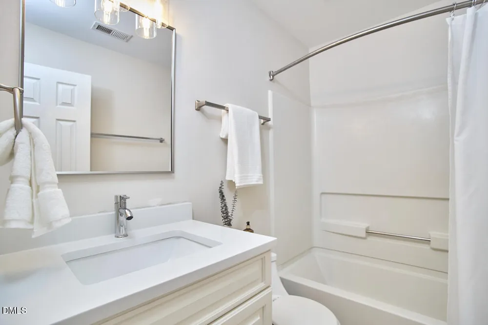 1005 Kingswood Drive #E Chapel Hill, NC 27517