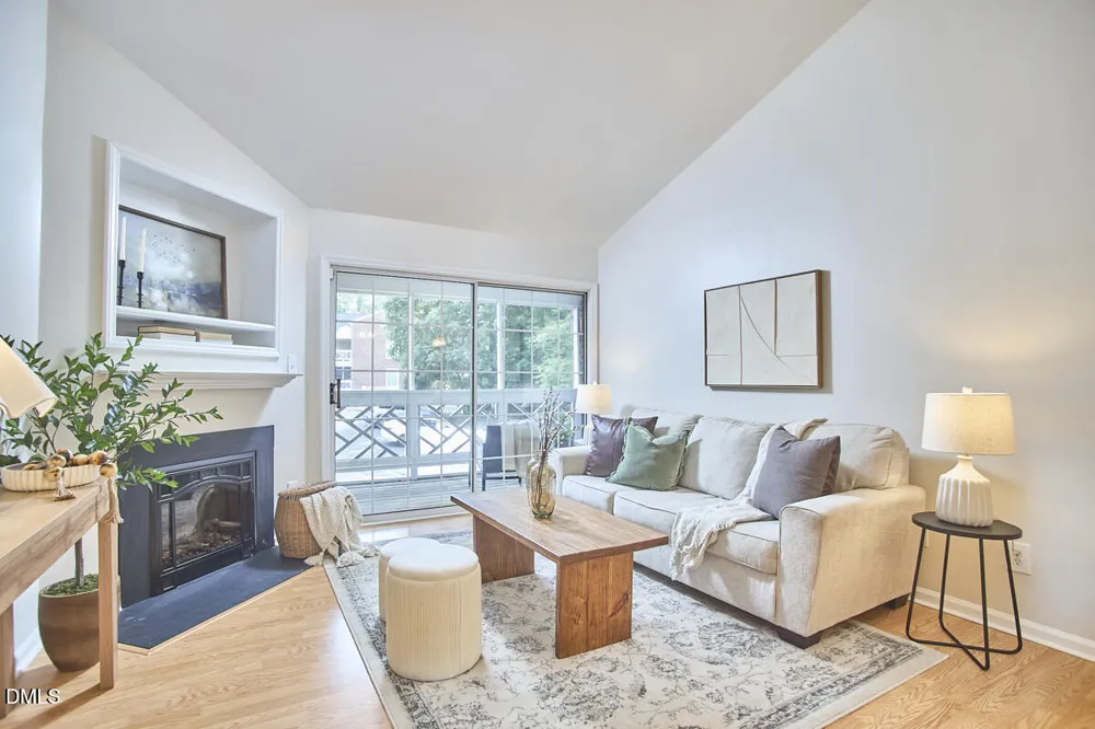 1005 Kingswood Drive #E Chapel Hill, NC 27517