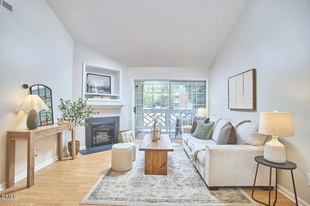 1005 Kingswood Drive #E Chapel Hill, NC 27517