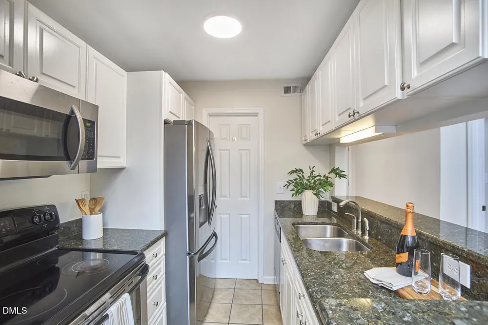1005 Kingswood Drive #E Chapel Hill, NC 27517
