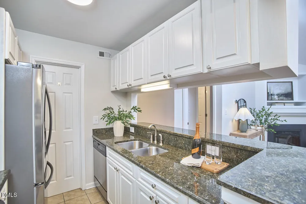 1005 Kingswood Drive #E Chapel Hill, NC 27517