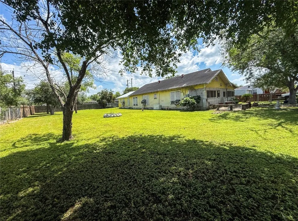 1117 E Fordyce Avenue Kingsville, TX 78363