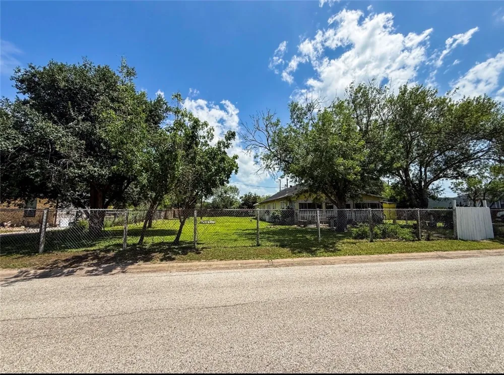 1117 E Fordyce Avenue Kingsville, TX 78363