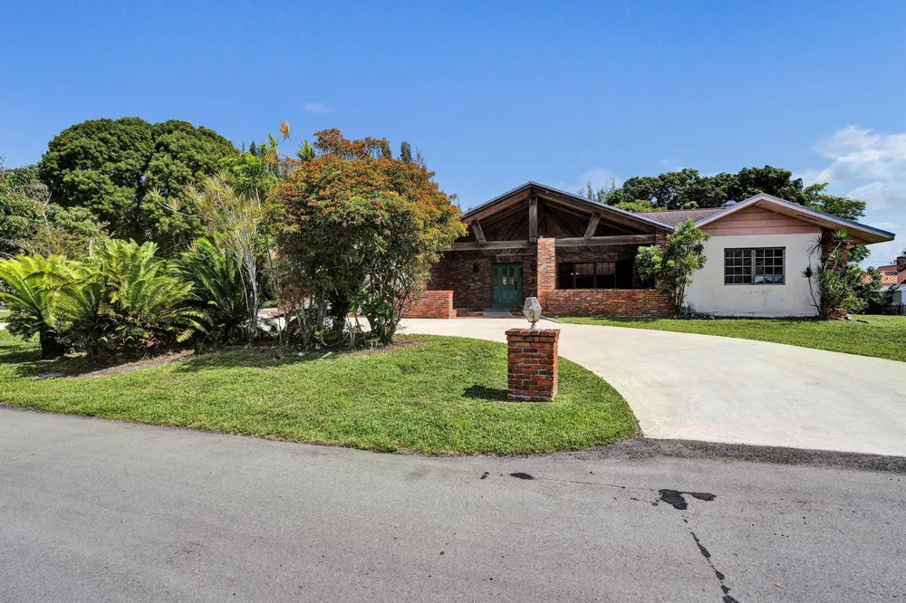 17151 SW 62nd Court Southwest Ranches, FL 33331