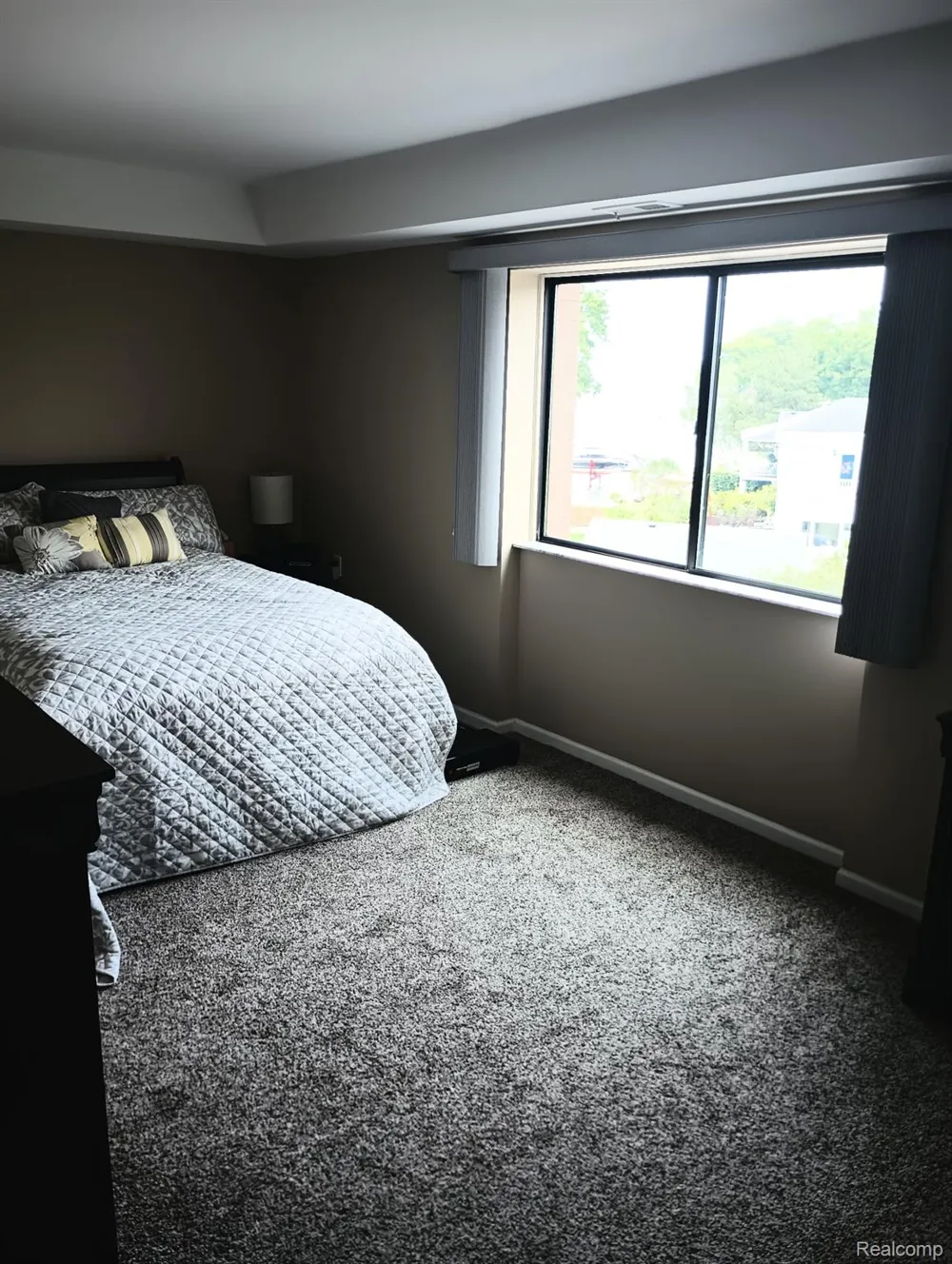 34432 Jefferson Avenue Harrison Charter Township, MI 48045