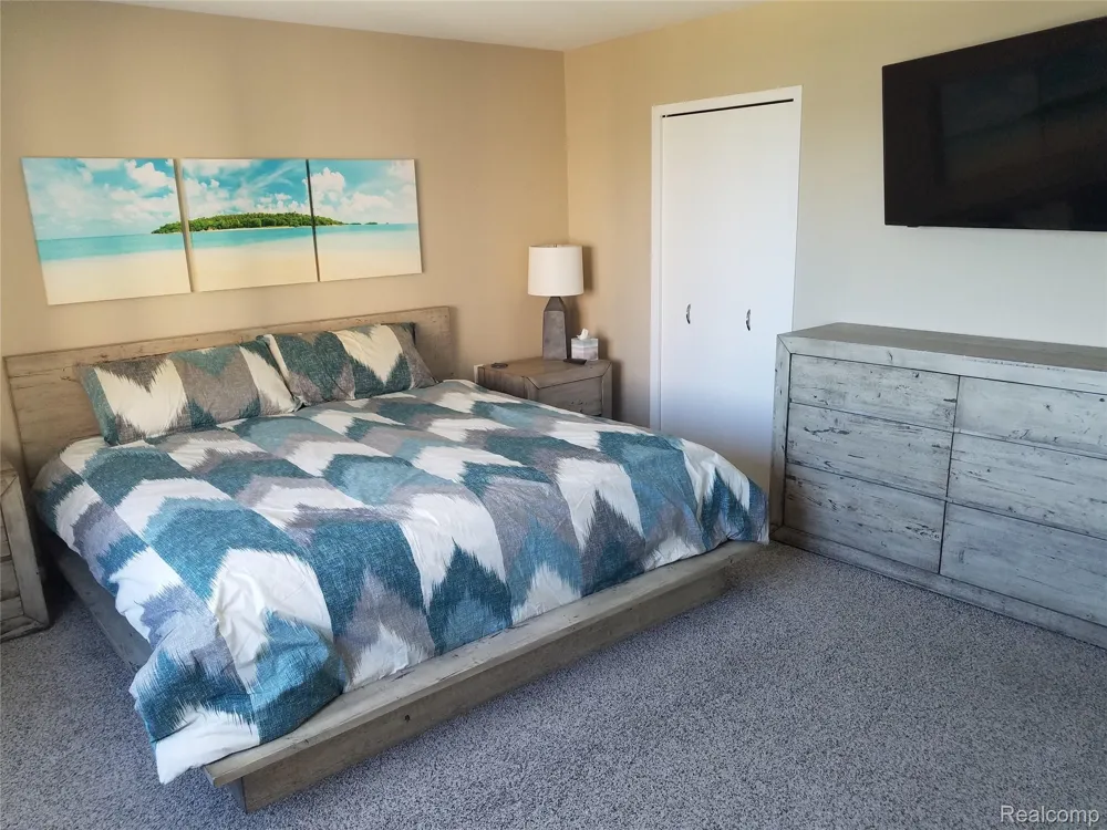 34432 Jefferson Avenue Harrison Charter Township, MI 48045