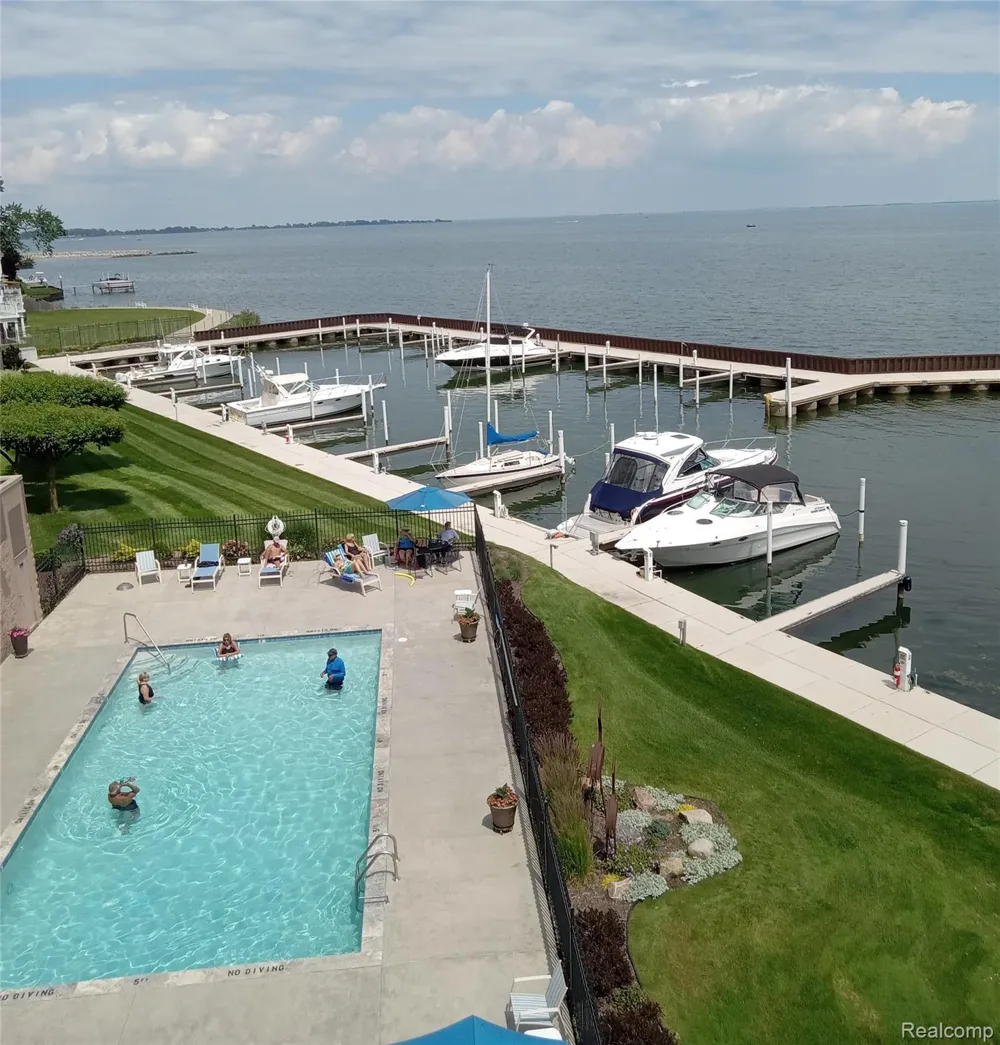 34432 Jefferson Avenue Harrison Charter Township, MI 48045