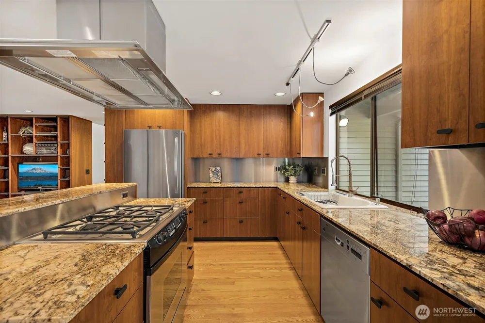 3518 129th Avenue NE Bellevue, WA 98005