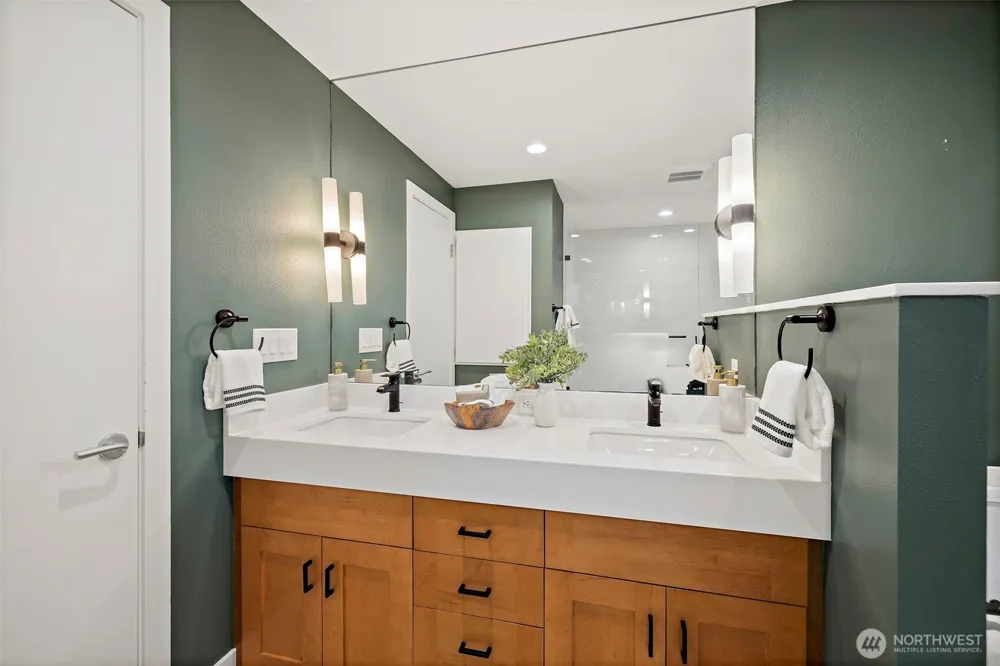 3518 129th Avenue NE Bellevue, WA 98005