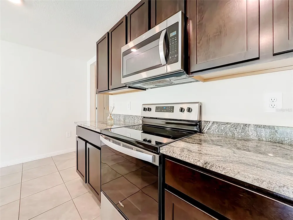 6698 SE 3RD LOOP ocala, FL 34472