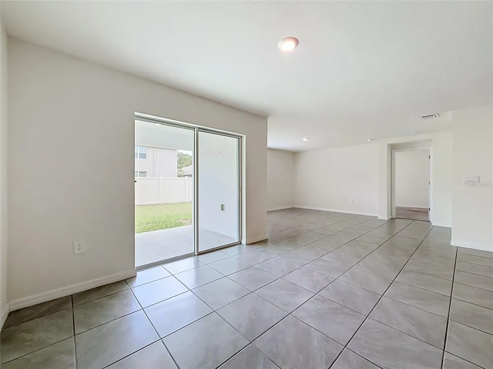 6698 SE 3RD LOOP ocala, FL 34472