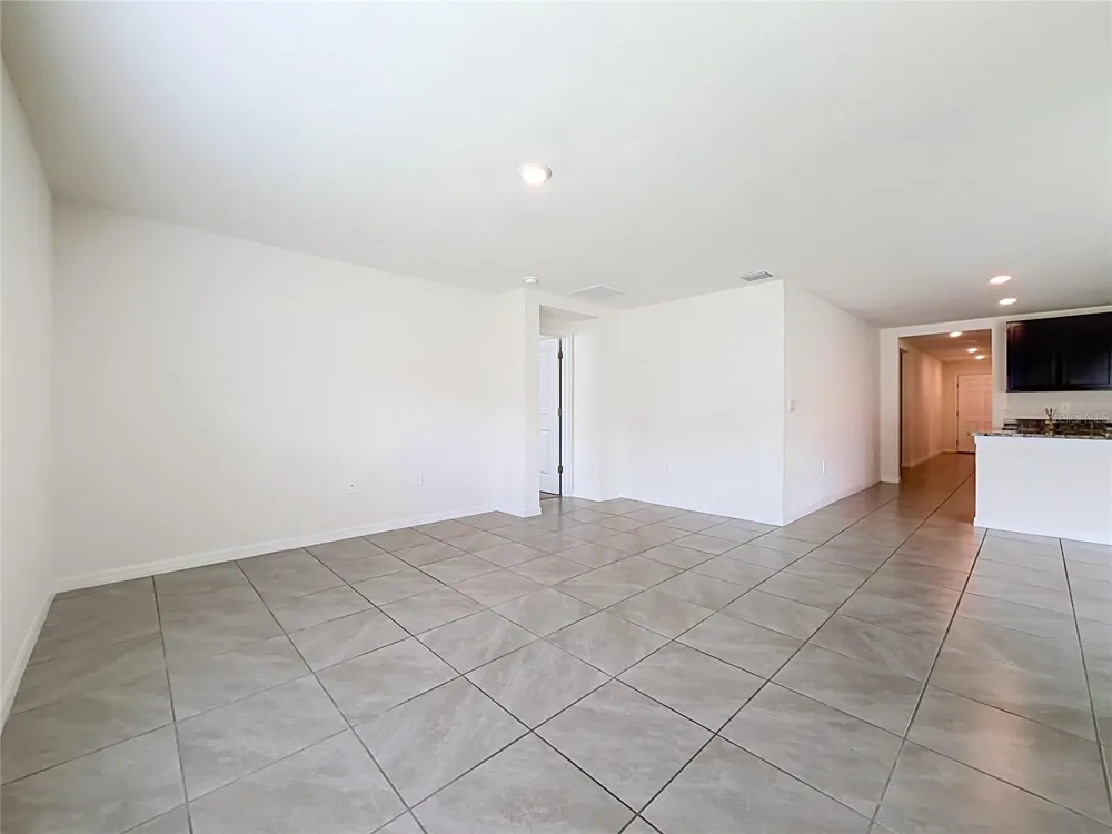 6698 SE 3RD LOOP ocala, FL 34472