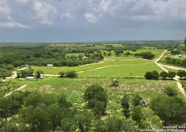 5354 Labus Rd Elmendorf, TX 78112