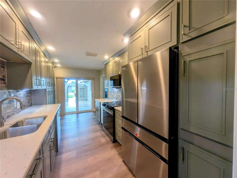 542 BOCA CIEGA POINT BOULEVARD #2108 Madeira Beach, FL 33708