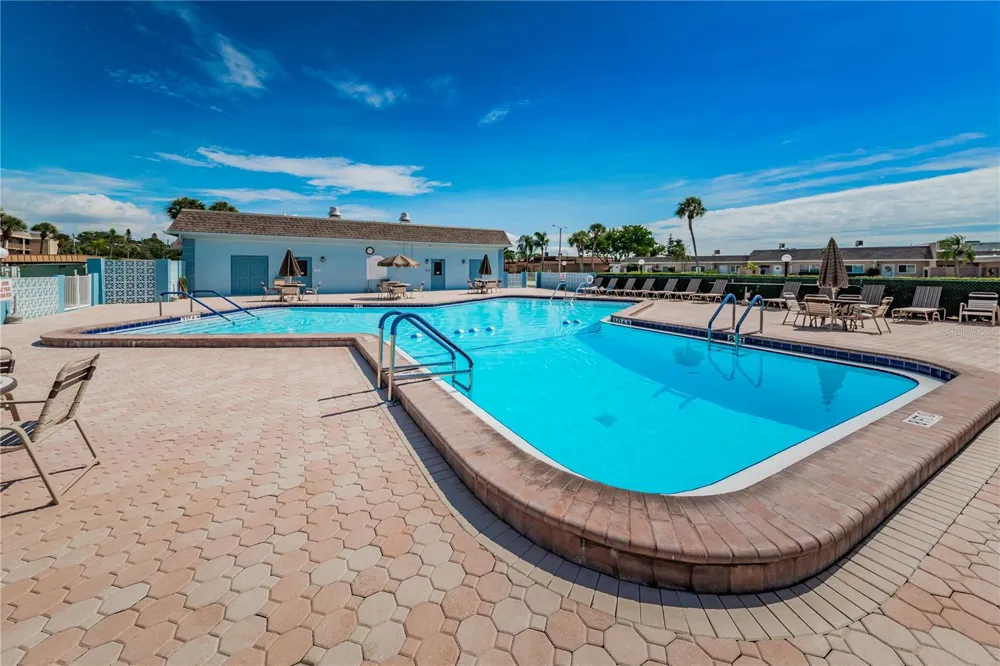 542 BOCA CIEGA POINT BOULEVARD #2108 Madeira Beach, FL 33708